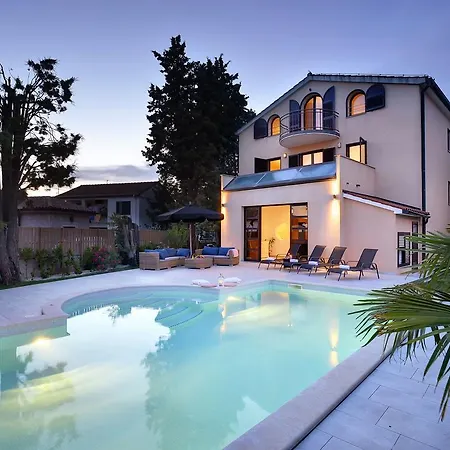 Holiday Home Leonardo Holiday home *