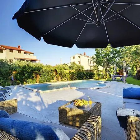 Holiday home Holiday Home Leonardo