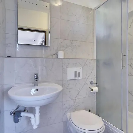 Holiday Home Leonardo Casa vacanze Valbandon